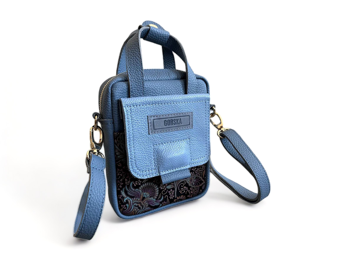 Stylish leather bags store